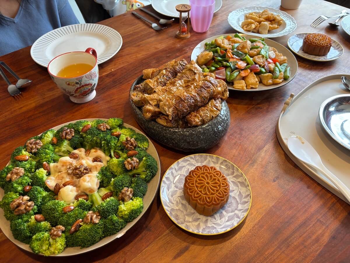 Home-cooked Mid-Autumn dishes on the dining table
